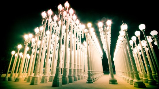 Courtesy: http://jeffreyhing.deviantart.com/art/LACMA-lamp-posts-298380841